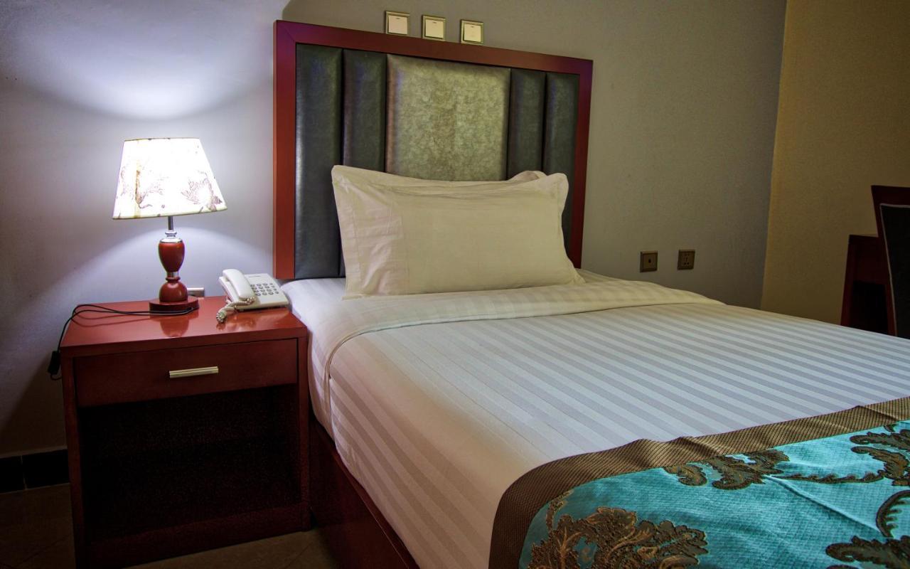 Hera Addis Hotel Exterior photo